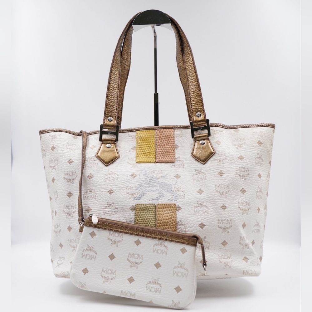 AF08❤️ MCM Lion Visetos Leather Tote Bag